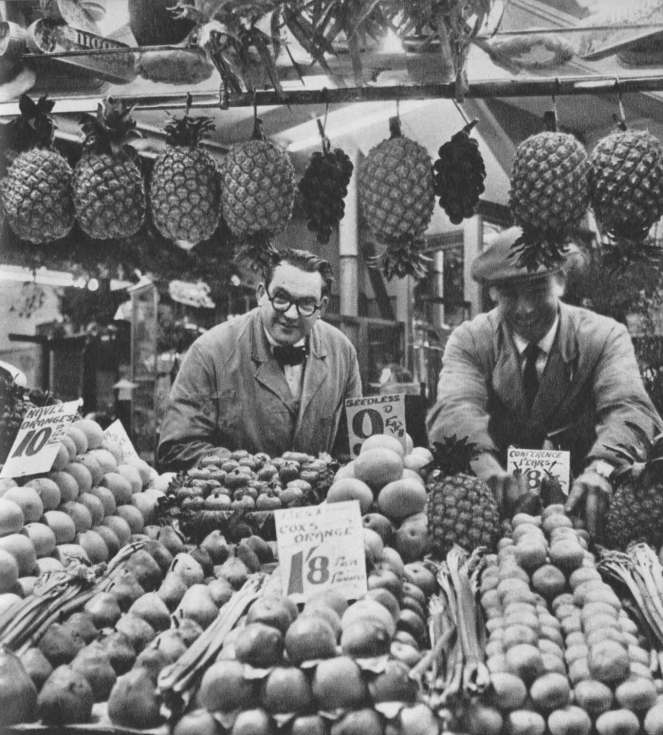 Berwick-Street-Market-1955-Cas-Oorthuys